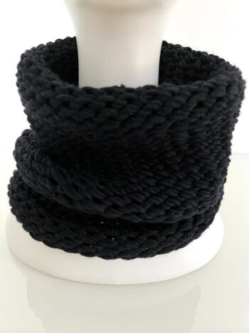 Merino Schal in Schwarz, handgestrickt - 100% Wolle – Bild 5